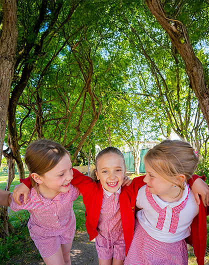 students-outdoors-img